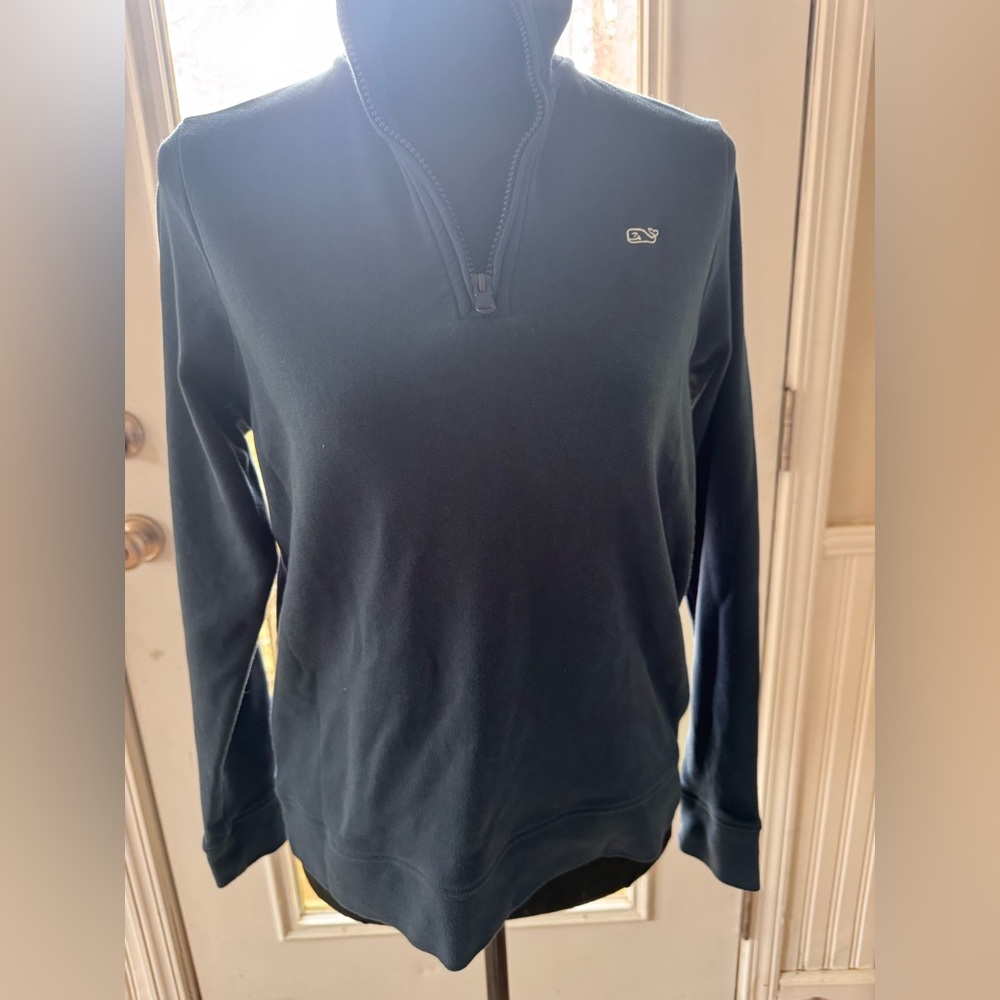 Vineyard Vine long sleeve navy blue quarter zip top size M